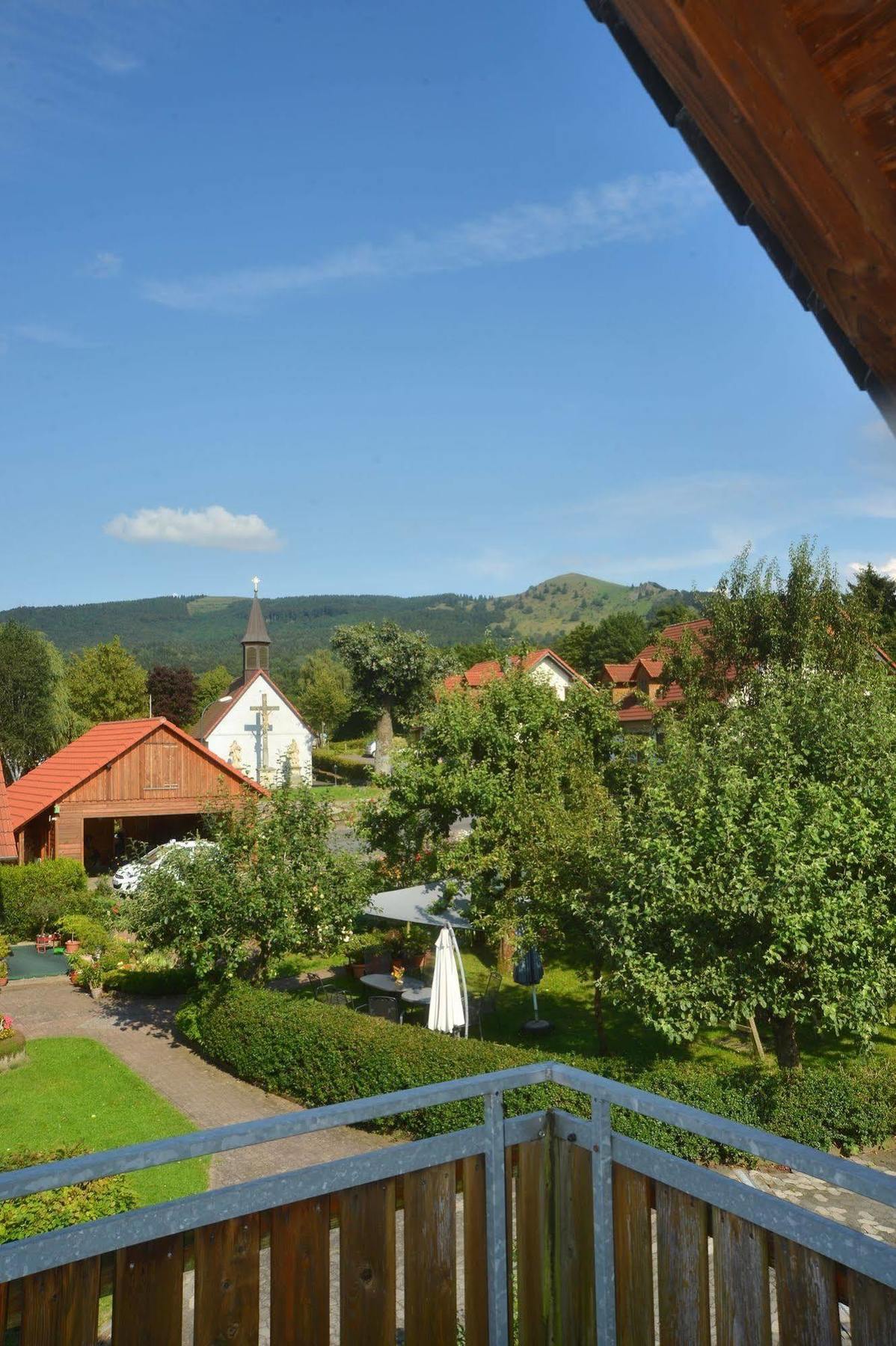 Rhön-Hotel Sonnenhof - Restaurant&Café Poppenhausen Extérieur photo
