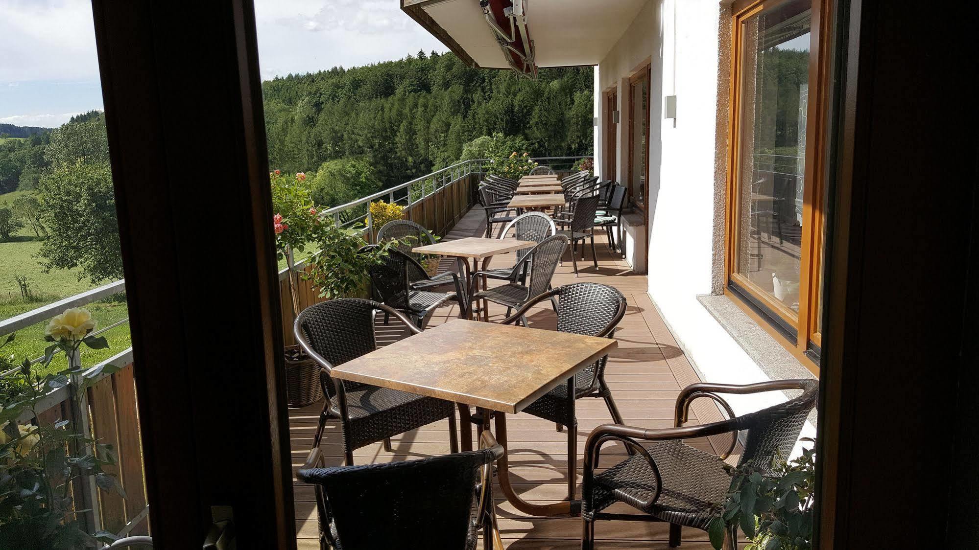 Rhön-Hotel Sonnenhof - Restaurant&Café Poppenhausen Extérieur photo